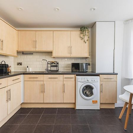 Arte Stays Serviced Houses Stratford - 3 Bedrooms 2 Bathrooms Houses London, Stratford, Maryland, Free Parking, Garden, Weekly Or Monthly Stays - Up To 8 Guests Экстерьер фото