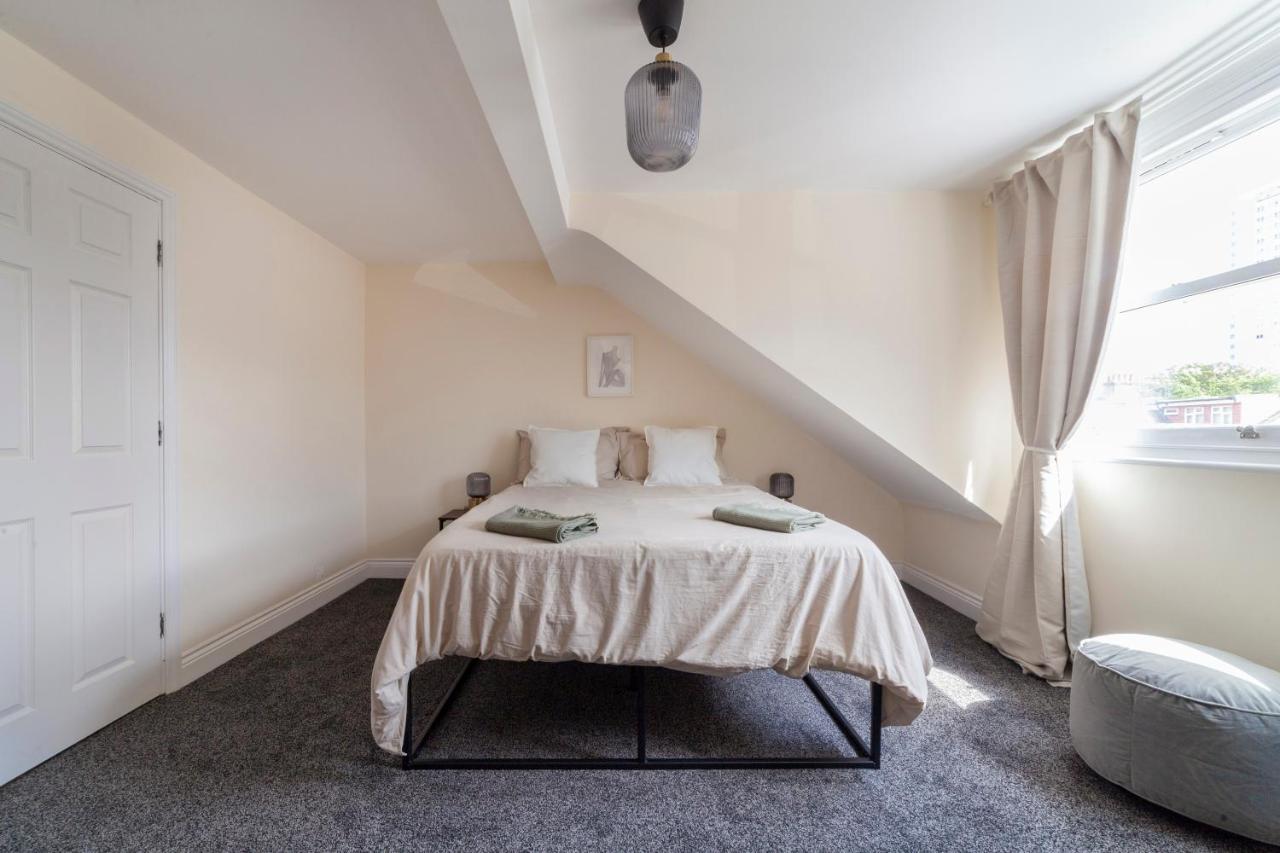 Arte Stays Serviced Houses Stratford - 3 Bedrooms 2 Bathrooms Houses London, Stratford, Maryland, Free Parking, Garden, Weekly Or Monthly Stays - Up To 8 Guests Экстерьер фото