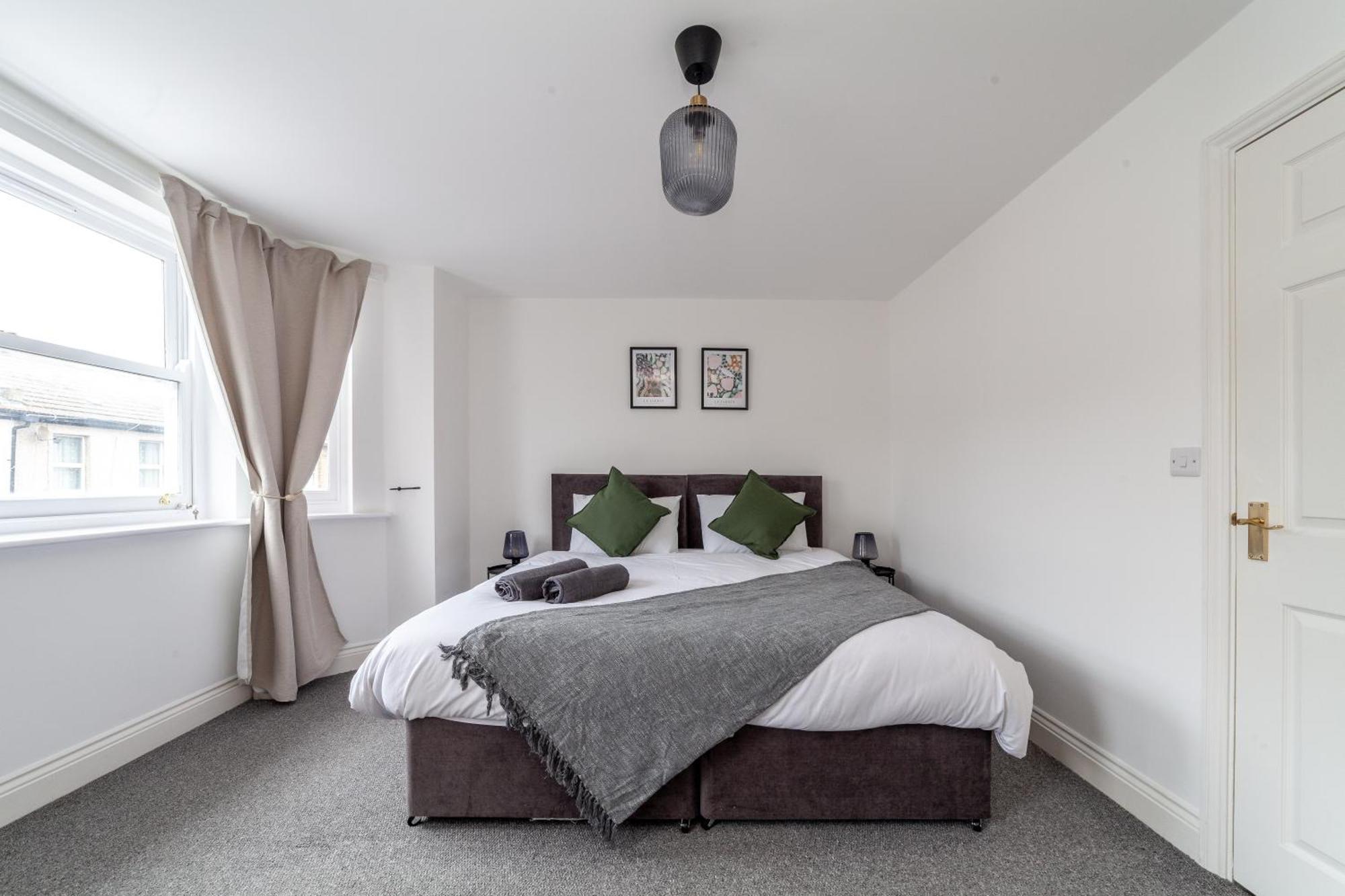 Arte Stays Serviced Houses Stratford - 3 Bedrooms 2 Bathrooms Houses London, Stratford, Maryland, Free Parking, Garden, Weekly Or Monthly Stays - Up To 8 Guests Экстерьер фото