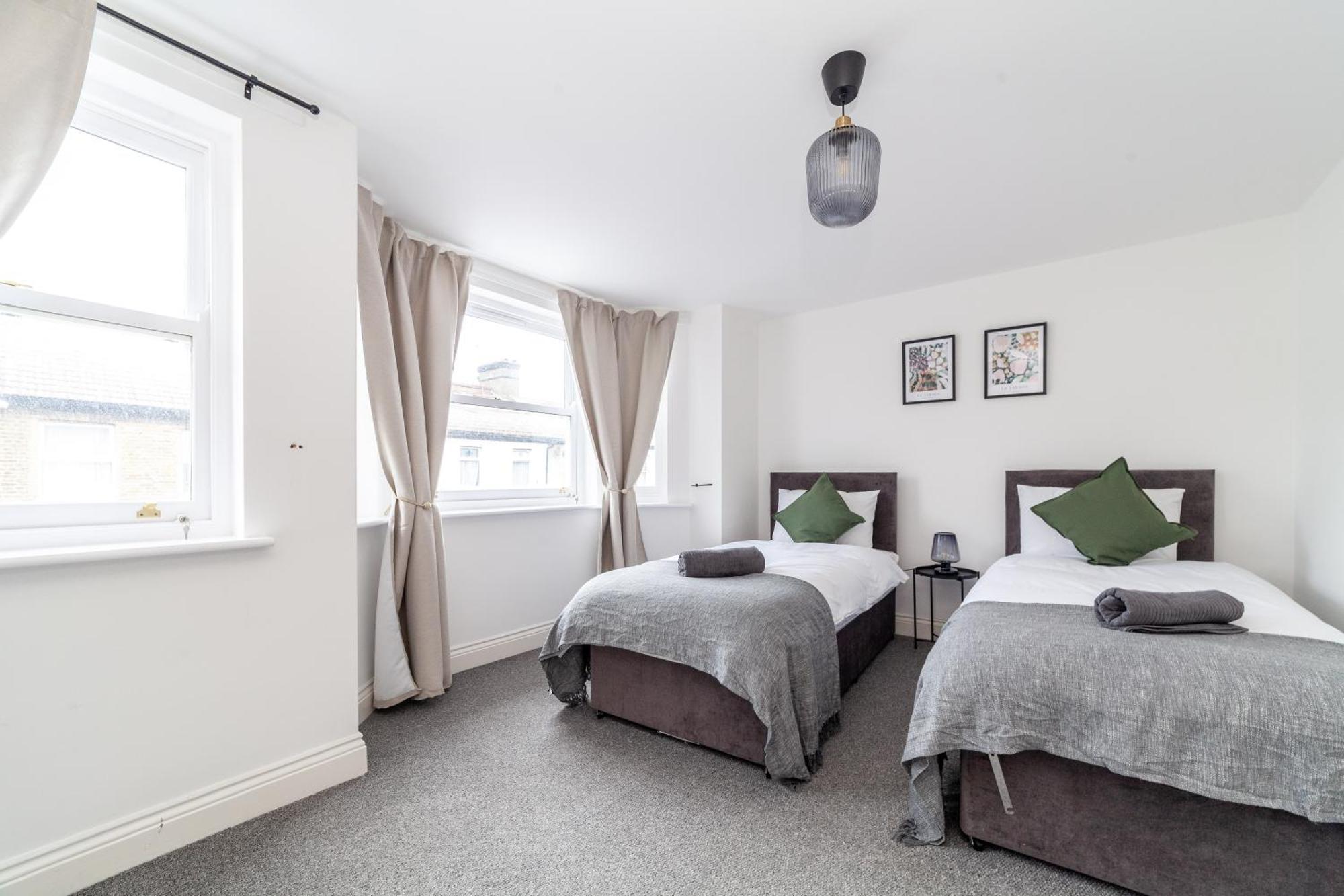 Arte Stays Serviced Houses Stratford - 3 Bedrooms 2 Bathrooms Houses London, Stratford, Maryland, Free Parking, Garden, Weekly Or Monthly Stays - Up To 8 Guests Экстерьер фото