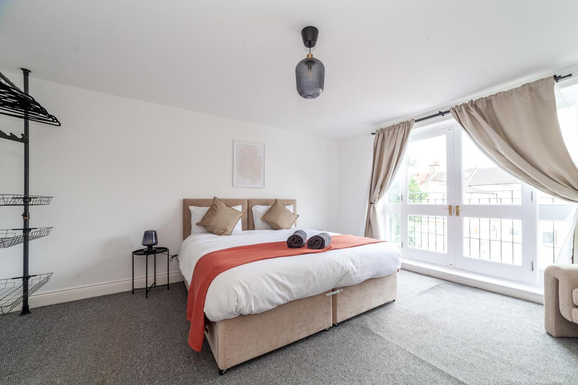 Arte Stays Serviced Houses Stratford - 3 Bedrooms 2 Bathrooms Houses London, Stratford, Maryland, Free Parking, Garden, Weekly Or Monthly Stays - Up To 8 Guests Экстерьер фото
