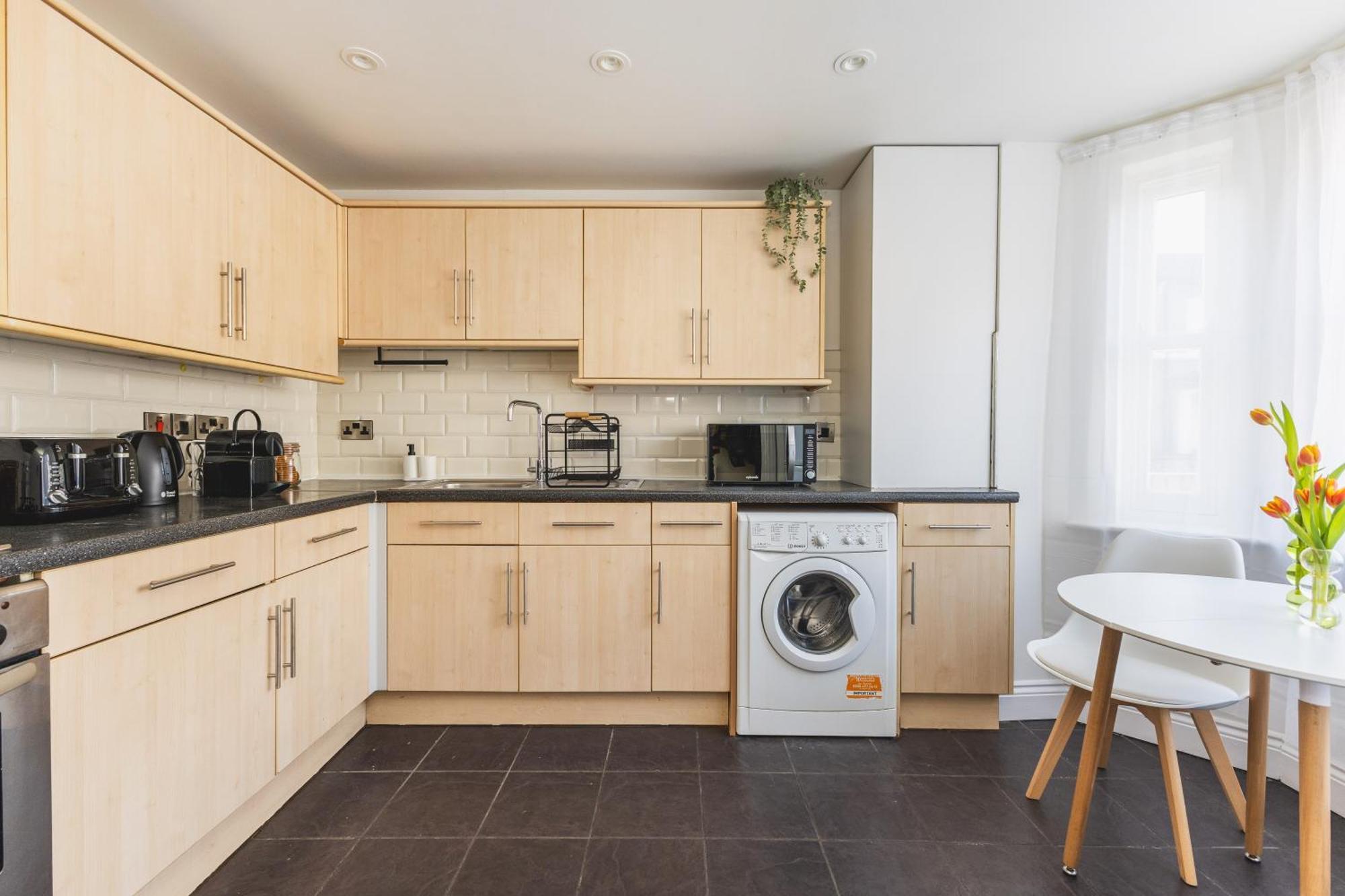 Arte Stays Serviced Houses Stratford - 3 Bedrooms 2 Bathrooms Houses London, Stratford, Maryland, Free Parking, Garden, Weekly Or Monthly Stays - Up To 8 Guests Экстерьер фото