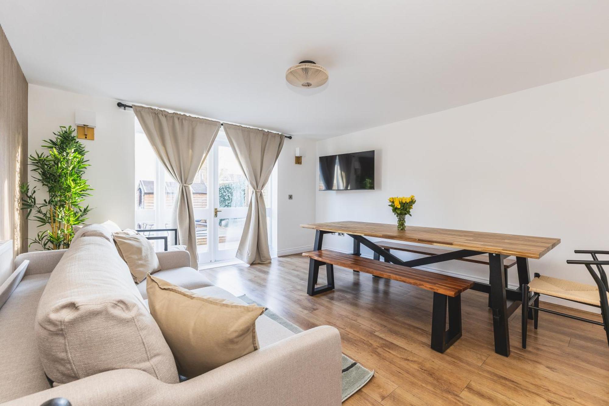 Arte Stays Serviced Houses Stratford - 3 Bedrooms 2 Bathrooms Houses London, Stratford, Maryland, Free Parking, Garden, Weekly Or Monthly Stays - Up To 8 Guests Экстерьер фото