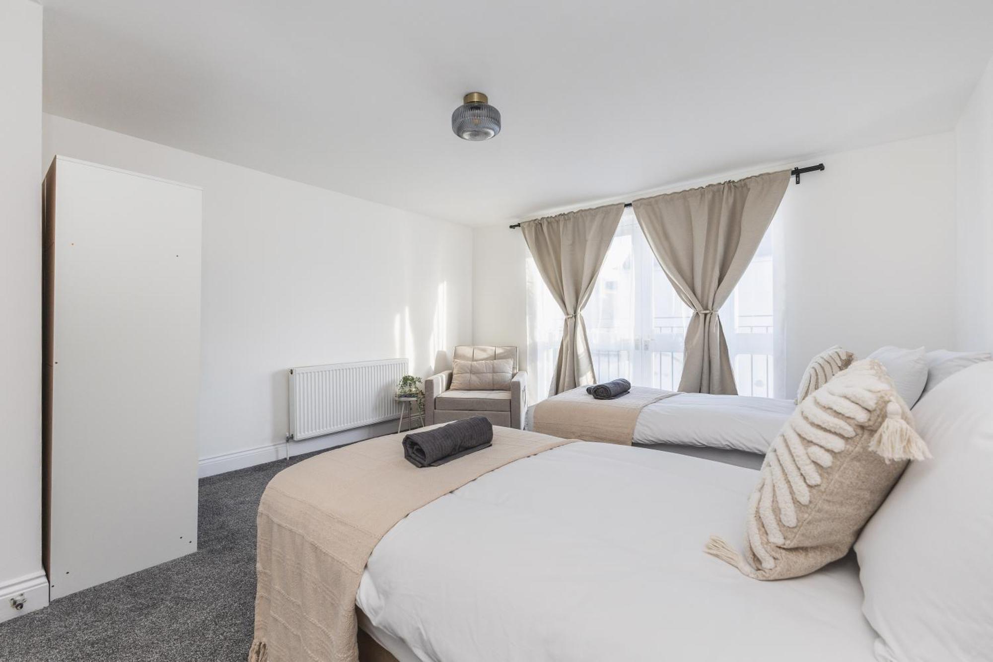 Arte Stays Serviced Houses Stratford - 3 Bedrooms 2 Bathrooms Houses London, Stratford, Maryland, Free Parking, Garden, Weekly Or Monthly Stays - Up To 8 Guests Экстерьер фото