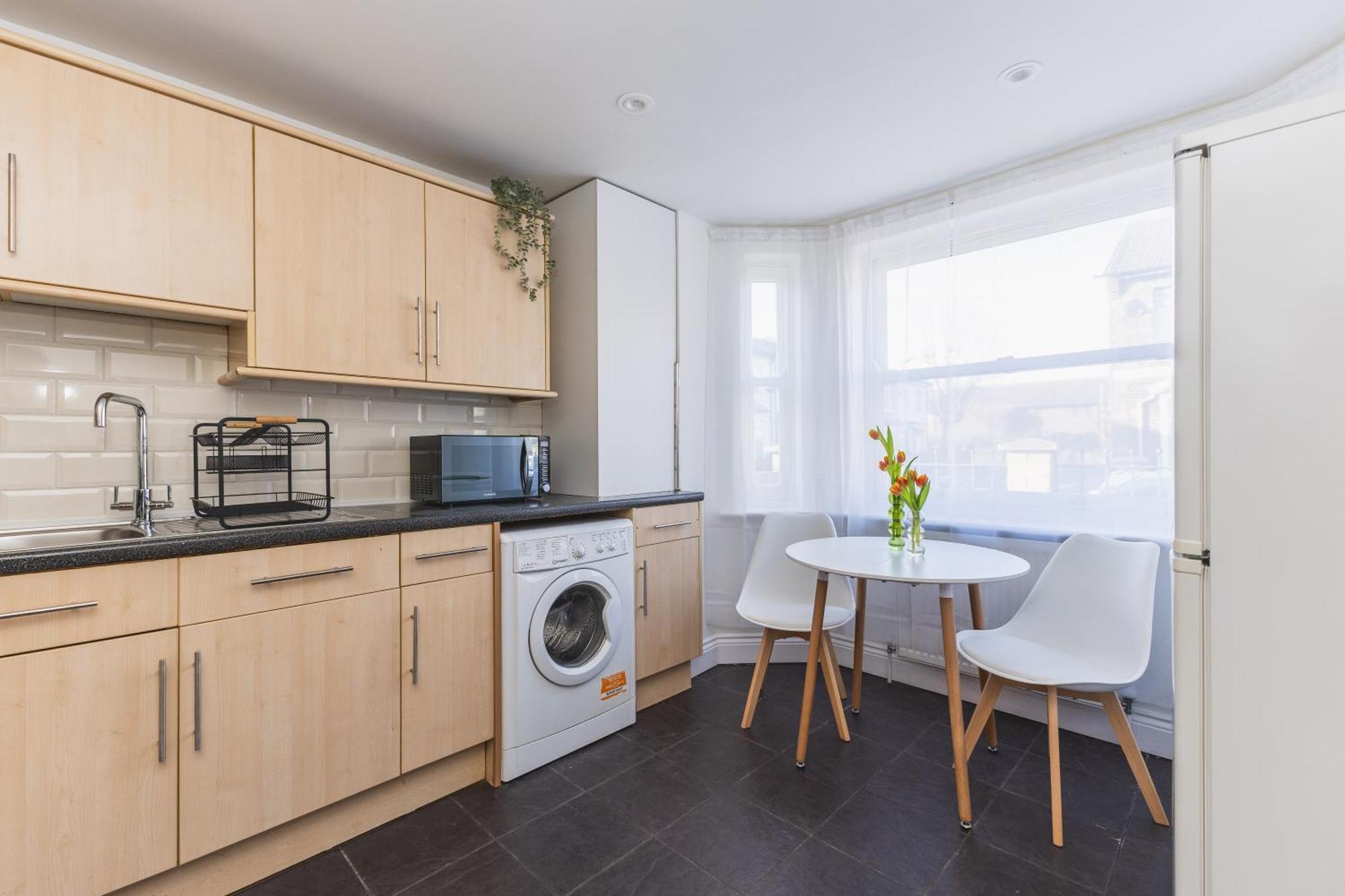 Arte Stays Serviced Houses Stratford - 3 Bedrooms 2 Bathrooms Houses London, Stratford, Maryland, Free Parking, Garden, Weekly Or Monthly Stays - Up To 8 Guests Экстерьер фото