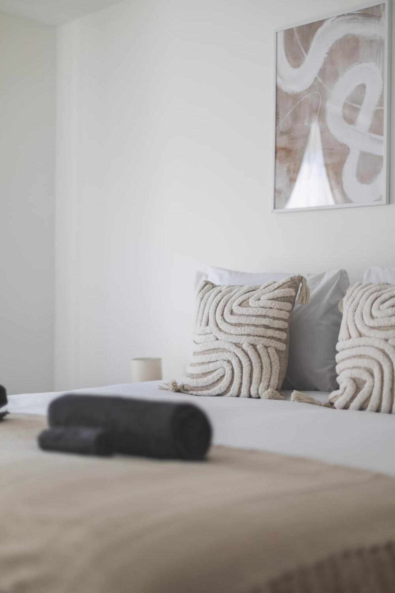 Arte Stays Serviced Houses Stratford - 3 Bedrooms 2 Bathrooms Houses London, Stratford, Maryland, Free Parking, Garden, Weekly Or Monthly Stays - Up To 8 Guests Экстерьер фото