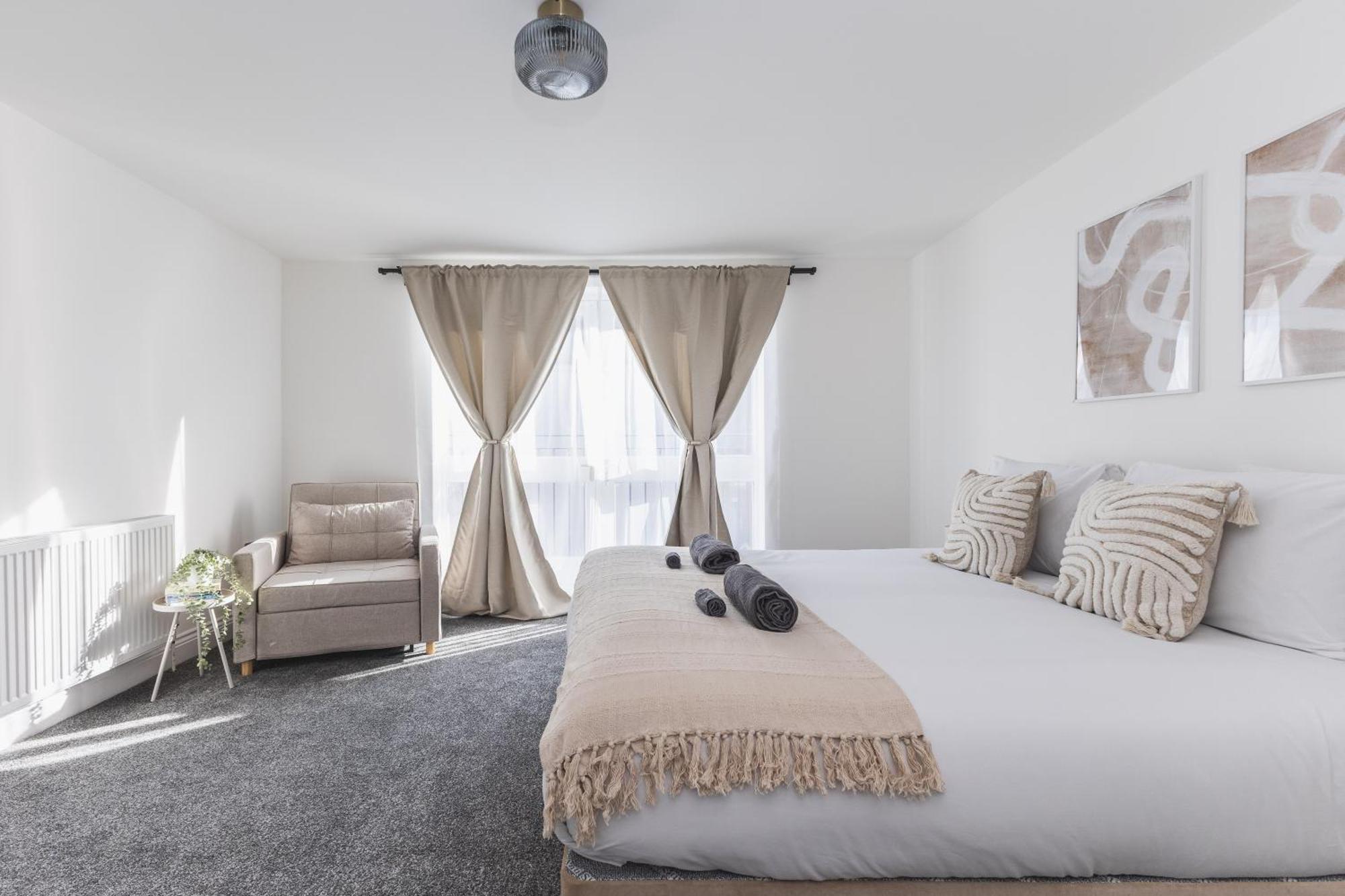 Arte Stays Serviced Houses Stratford - 3 Bedrooms 2 Bathrooms Houses London, Stratford, Maryland, Free Parking, Garden, Weekly Or Monthly Stays - Up To 8 Guests Экстерьер фото