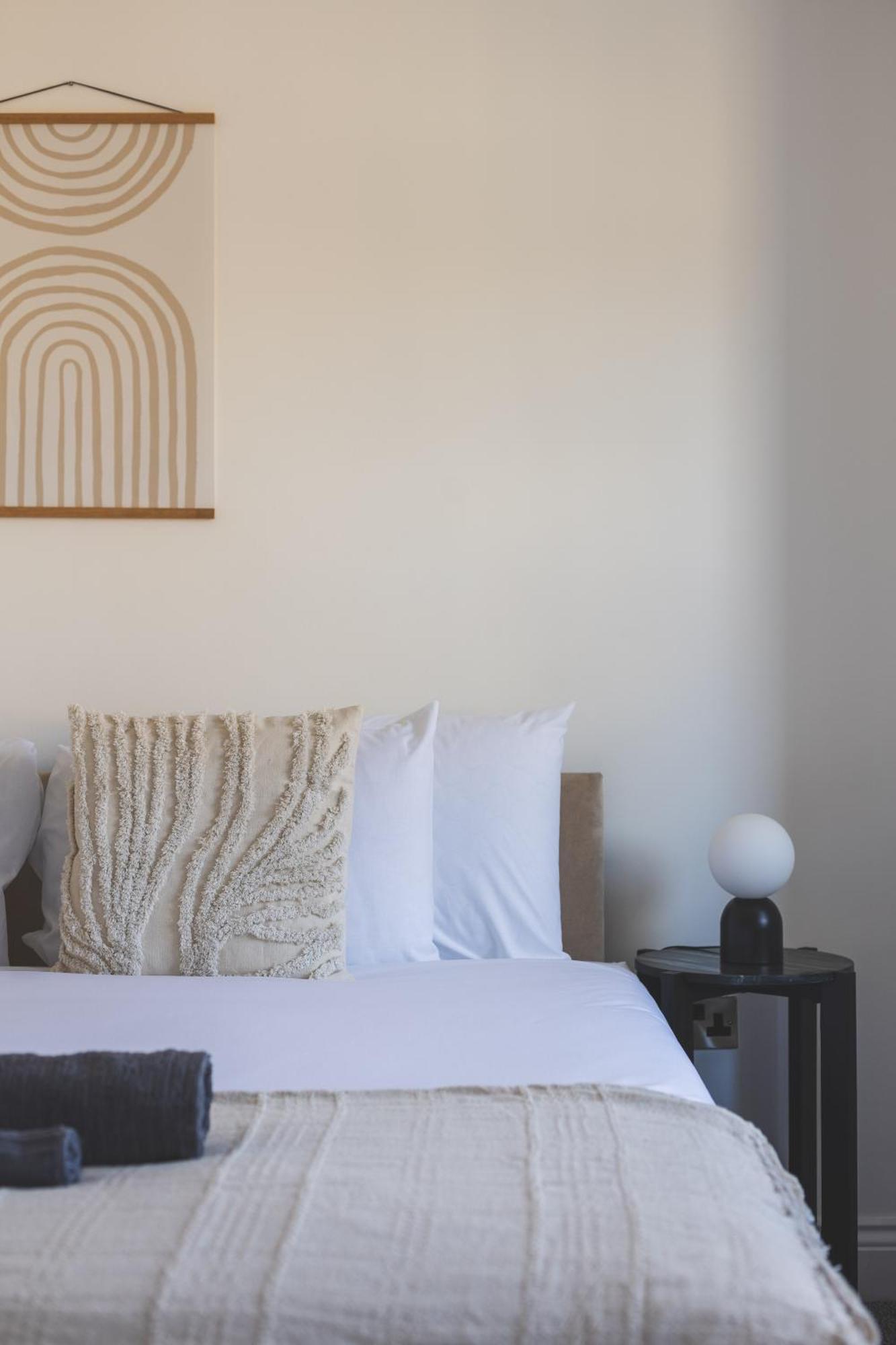 Arte Stays Serviced Houses Stratford - 3 Bedrooms 2 Bathrooms Houses London, Stratford, Maryland, Free Parking, Garden, Weekly Or Monthly Stays - Up To 8 Guests Экстерьер фото