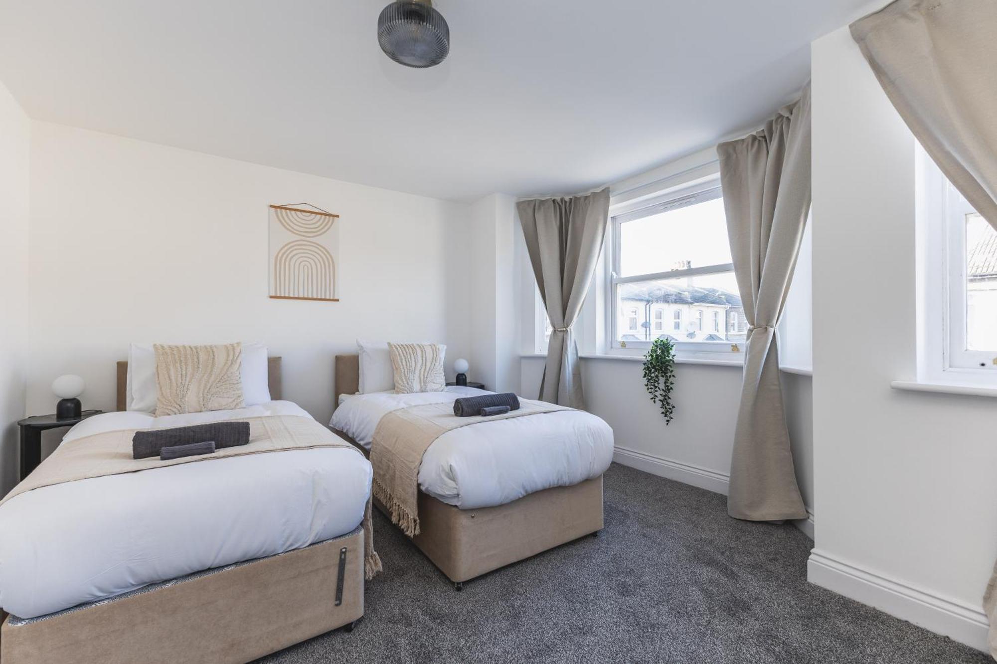 Arte Stays Serviced Houses Stratford - 3 Bedrooms 2 Bathrooms Houses London, Stratford, Maryland, Free Parking, Garden, Weekly Or Monthly Stays - Up To 8 Guests Экстерьер фото
