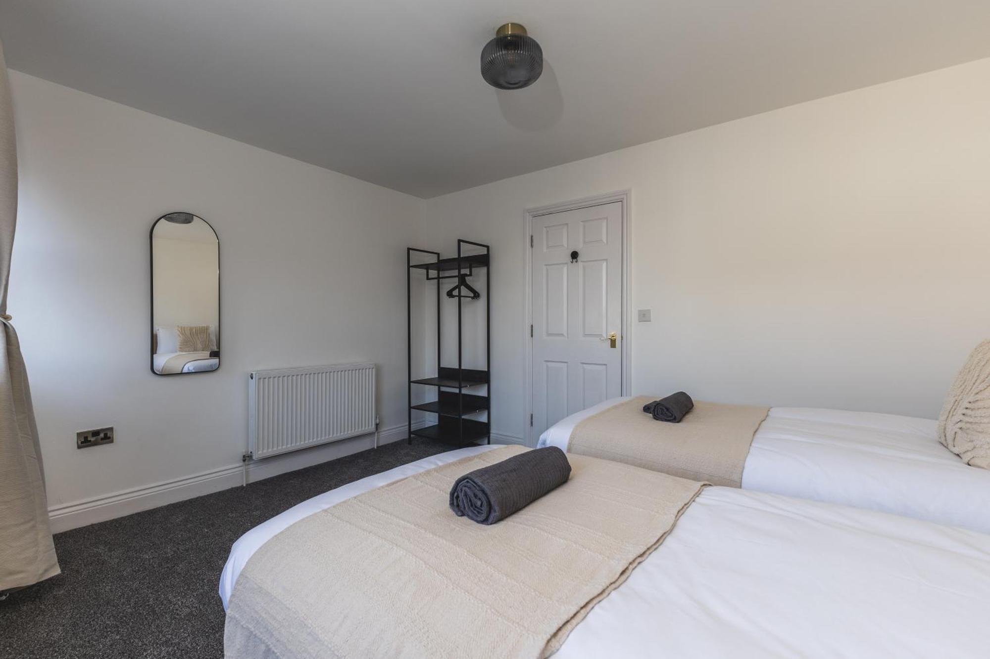 Arte Stays Serviced Houses Stratford - 3 Bedrooms 2 Bathrooms Houses London, Stratford, Maryland, Free Parking, Garden, Weekly Or Monthly Stays - Up To 8 Guests Экстерьер фото